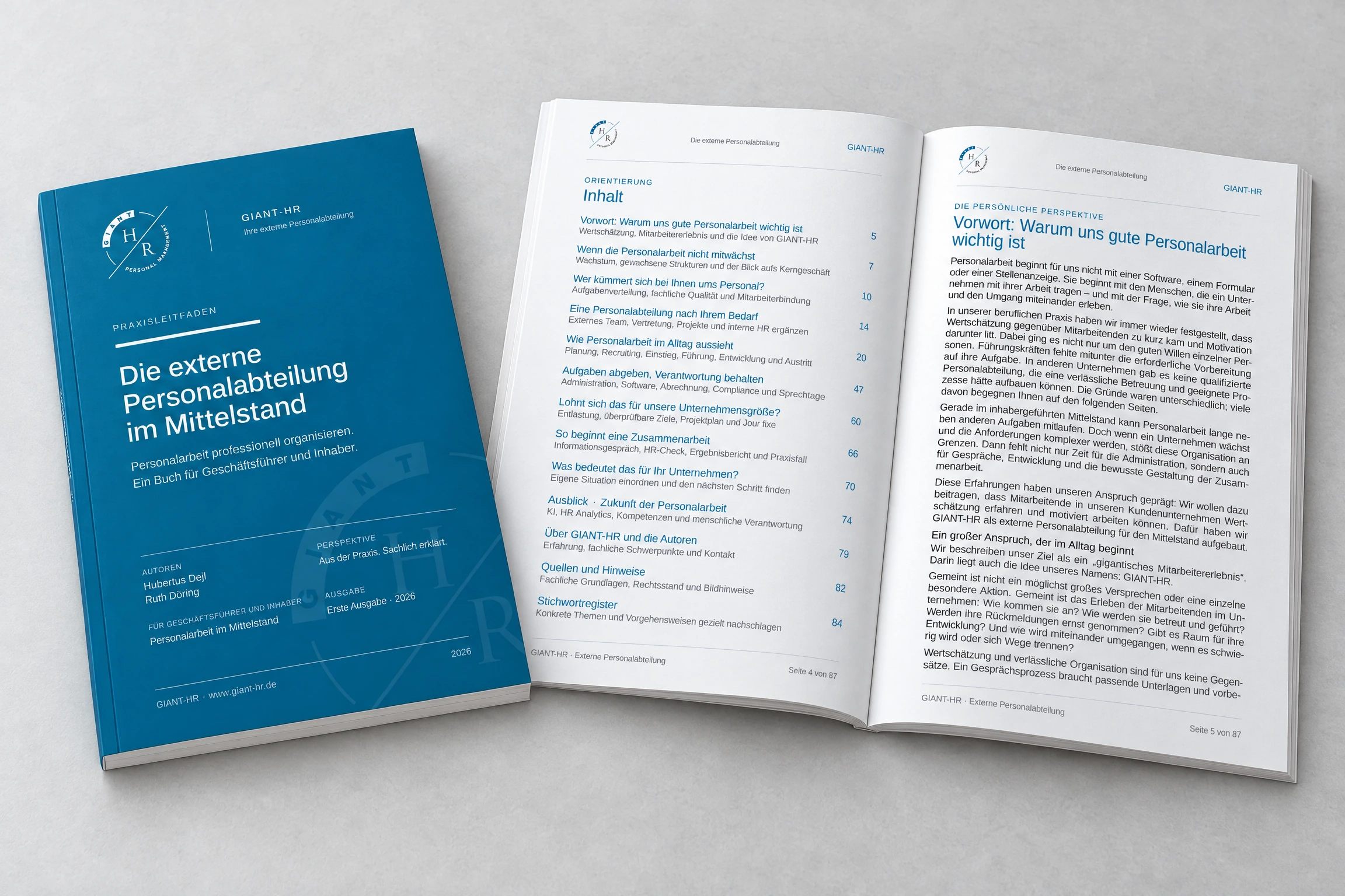 Das Buch Die externe Personalabteilung im Mittelstand mit blauem Cover, aufgeschlagenem Inhaltsverzeichnis und persönlichem Vorwort.